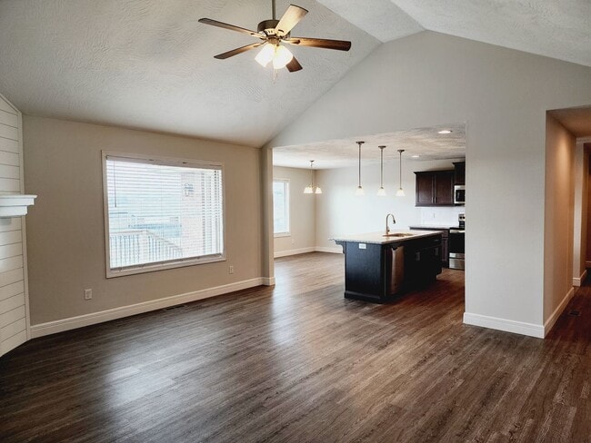 Building Photo - Pre-Leasing for May - Wild Horse Luxury,  Newer,  4 Bed Room, 3 Car Garage