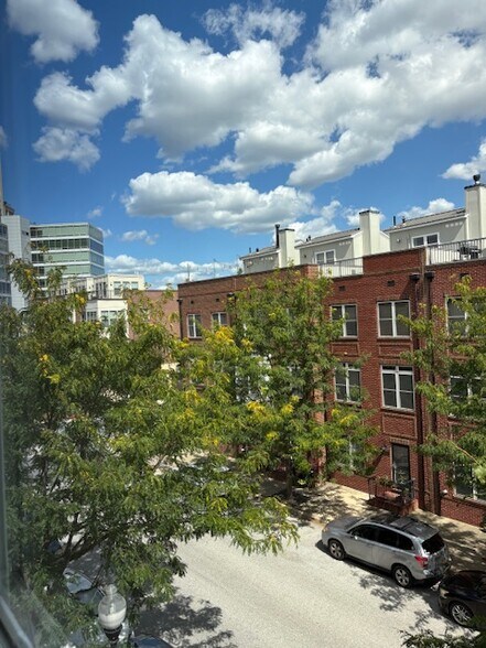 Building Photo - 1408 Steuart St