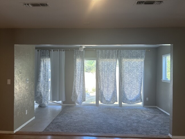Building Photo - 137 Las Flores Ave