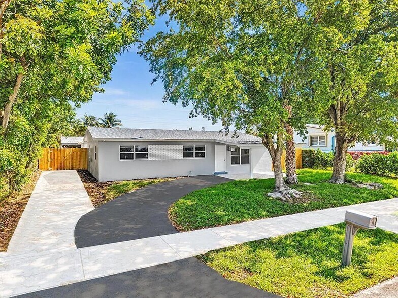Primary Photo - 2770 NW 25th St