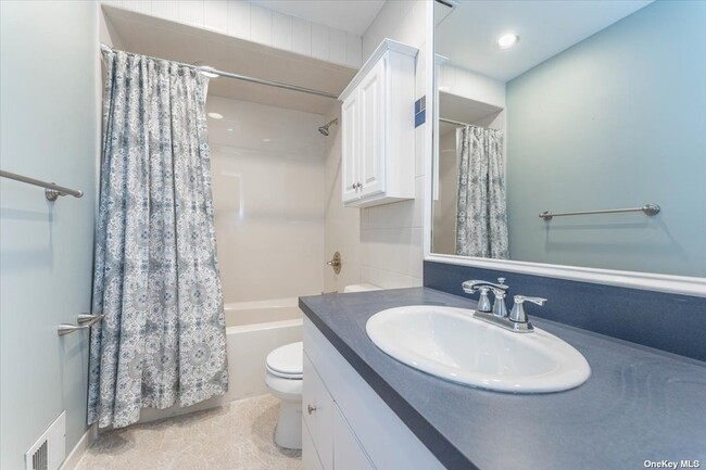 Building Photo - 91 Whalers Cove Dr