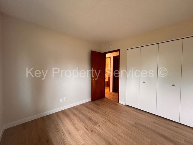 Building Photo - Beautifully Renovated Ranch in Vancouver H...