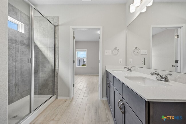 Building Photo - 251 Chesterfield Dr