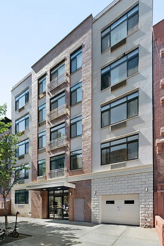 Building Photo - 416 E 117th St