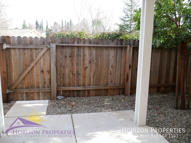 Building Photo - 211 Talisman Dr