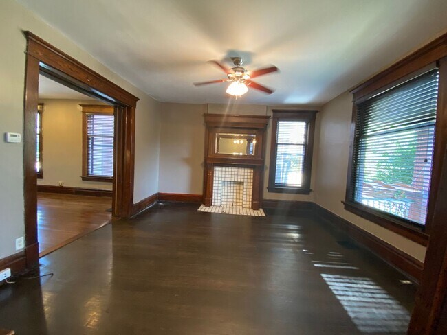 Building Photo - 28 E Northwood Ave