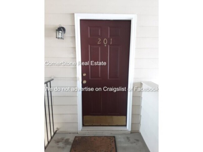 Building Photo - 1710 Renwick Dr