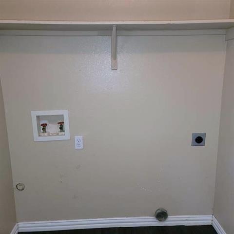 Building Photo - 920 Sierra Vista Ct