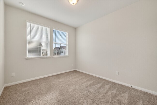 Building Photo - 9816 Magnolia Village Ln