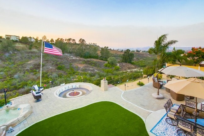 Building Photo - 452 Taylor Dr