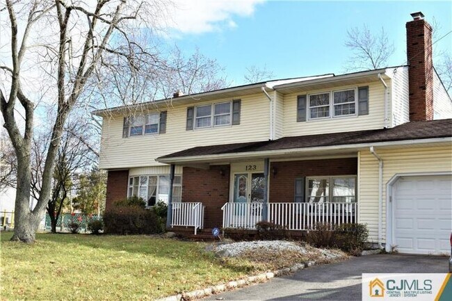 Primary Photo - 123 Metlars Ln
