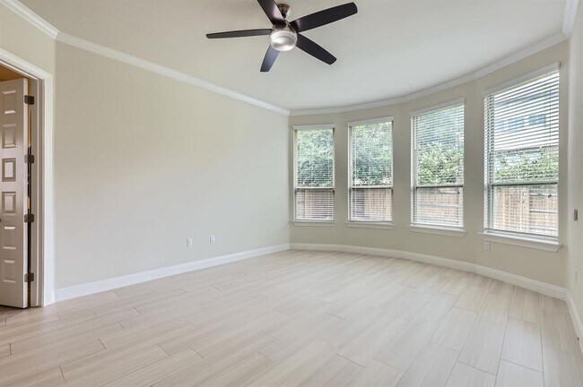 Building Photo - 10107 Ida Grove Ln