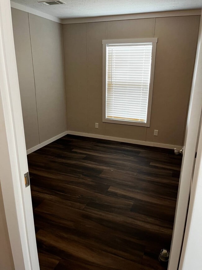 Building Photo - 4900 SE 102nd Pl