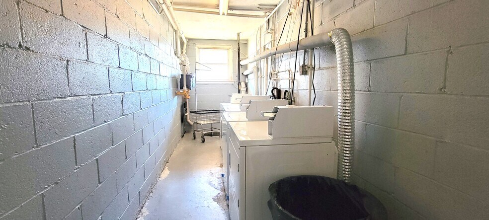 Coin laundry on 1st floor - 17 Cuozzo St