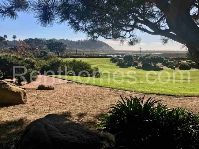 Building Photo - 13075 Caminito del Rocio