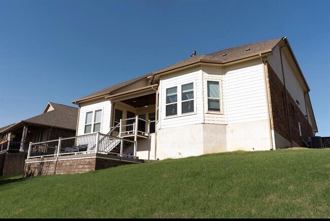 Building Photo - 348 Cross Timbers Dr