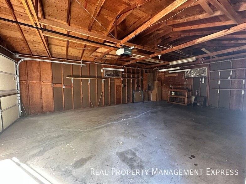 Building Photo - Move In NOW & Get One Month FREE