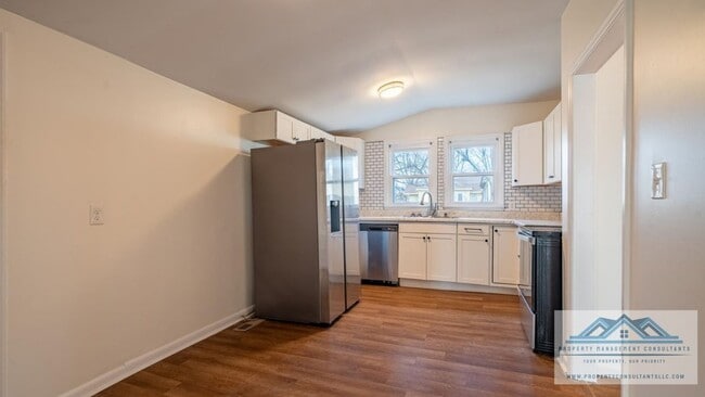 Building Photo - 2024 1st St SW