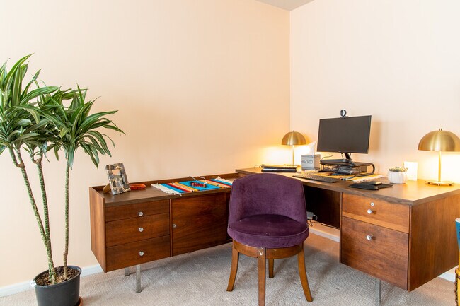 Building Photo - 960 Larrabee St