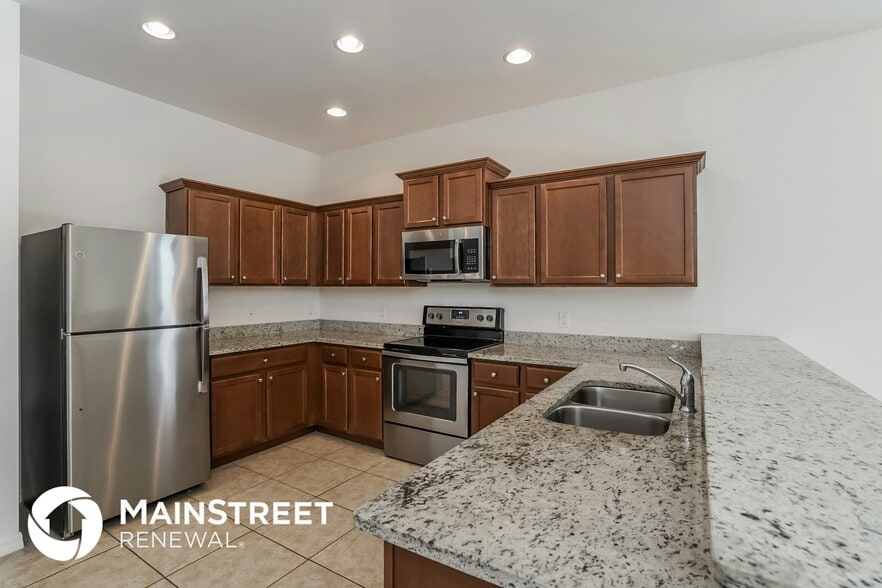 Building Photo - 945 SW 6th Pl