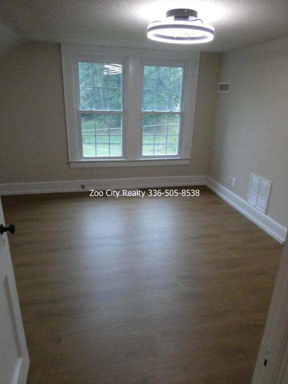 Building Photo - 589 McDermott St