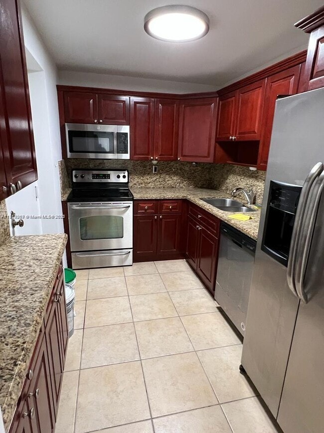 Building Photo - 2333 Brickell Ave