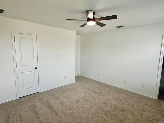 Building Photo - 228 Sormonne Lp