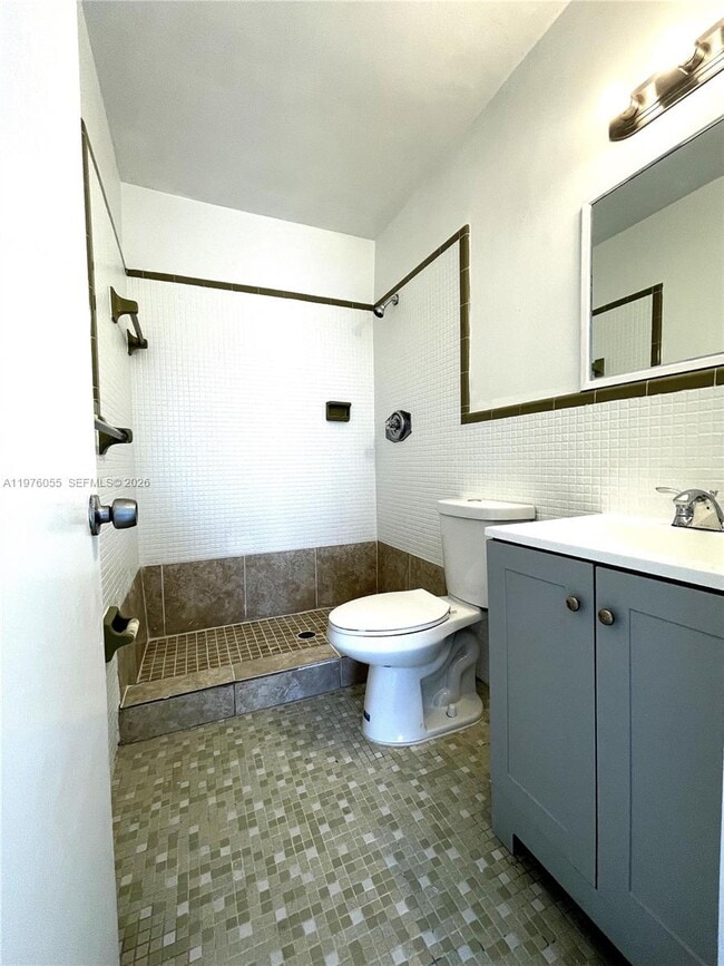 Building Photo - 19255 NE 2nd Ave