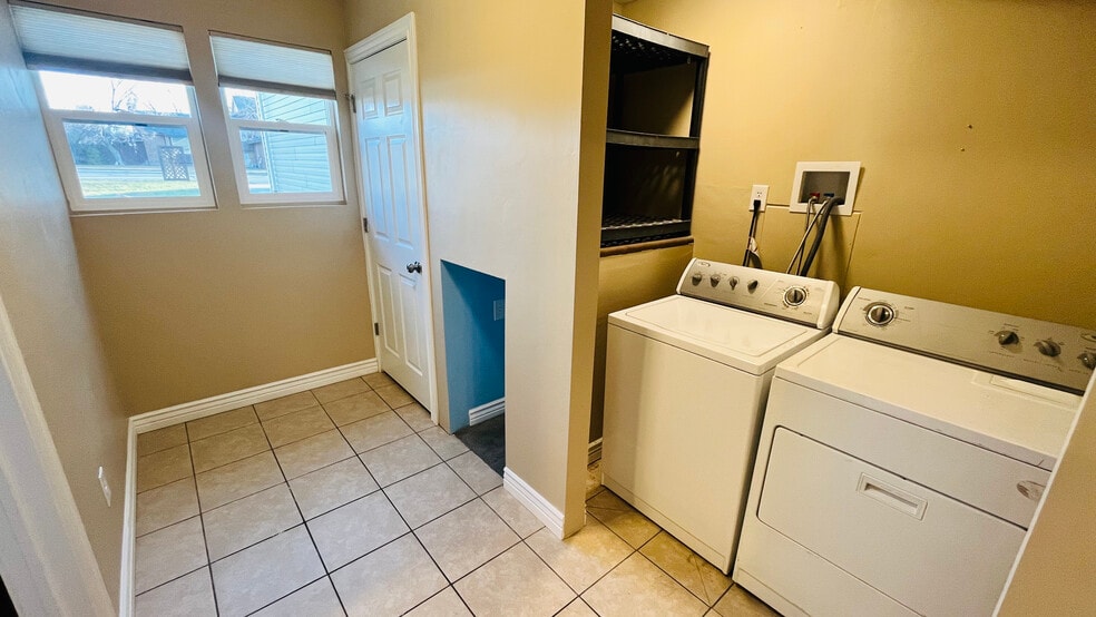 Building Photo - 3016 W 1050 N
