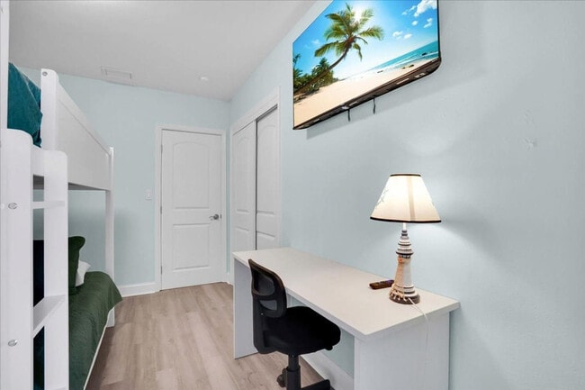 Building Photo - 115 Leland St SE