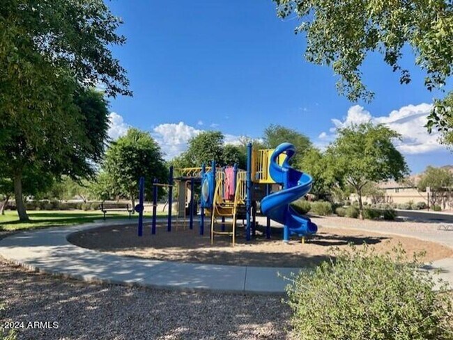 Building Photo - Gorgeous single level 4-bedroom, 3-bathroom home nestled in an upscale gated community in Peoria