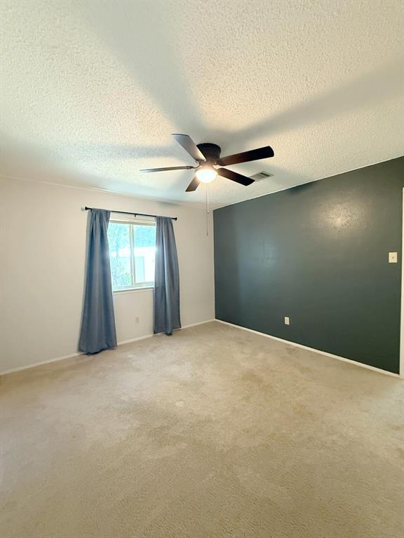 Building Photo - 2631 Oak Meadow Dr