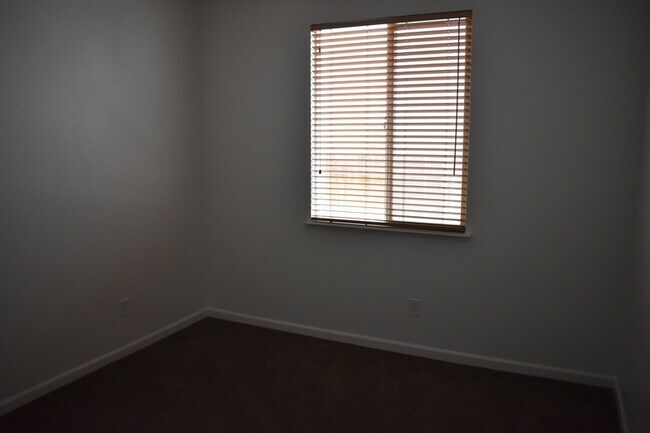 Building Photo - 1283 Orion Ct