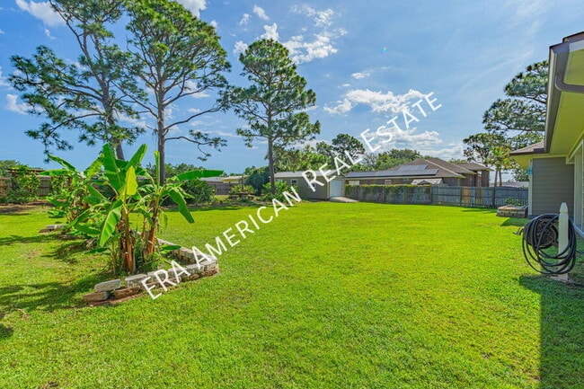 Building Photo - 8756 El Paseo St