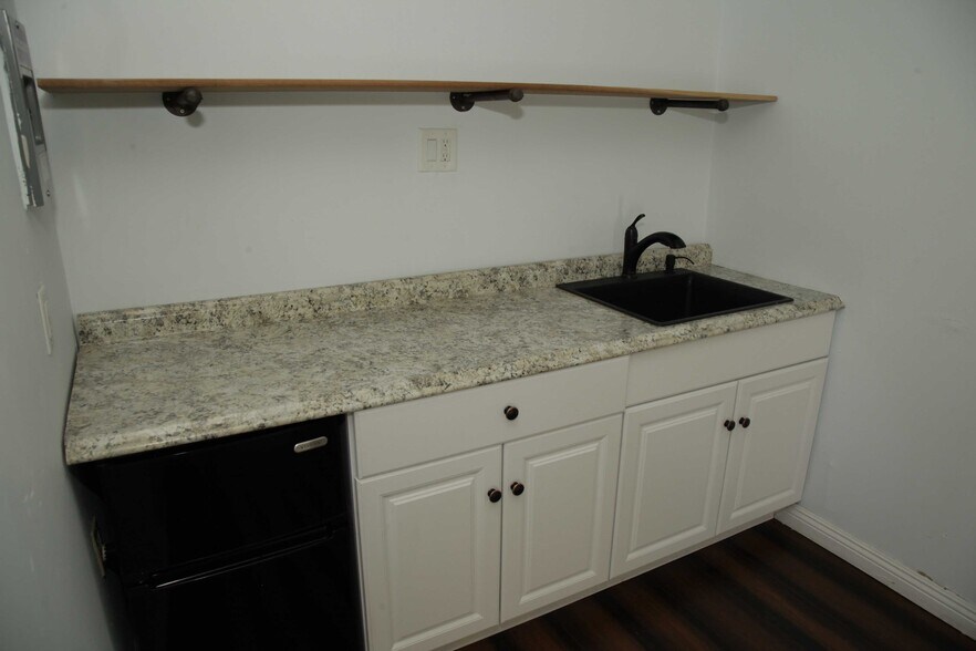 Building Photo - 4003 Harriman Ave