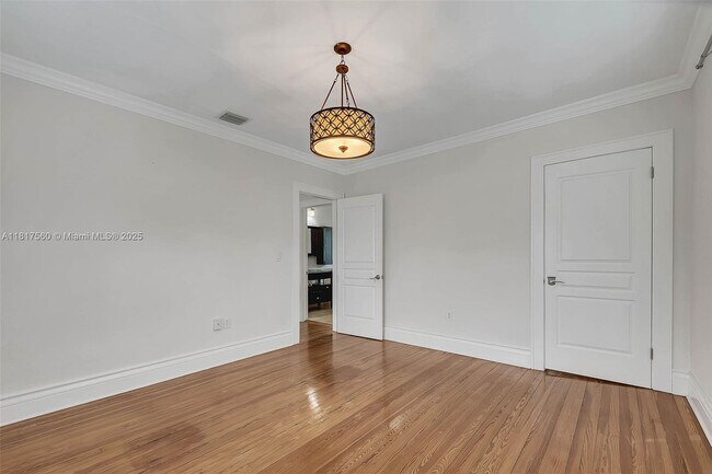Building Photo - 1432 SW 11th St