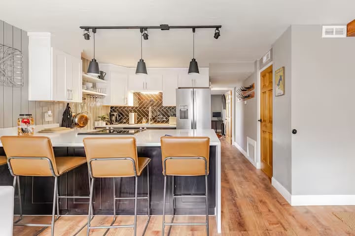 Building Photo - 1150 Deer Valley Dr