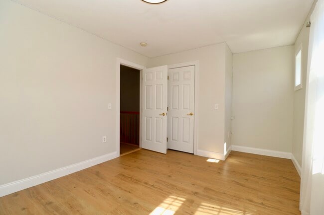 Building Photo - 45 Harbor View Ln