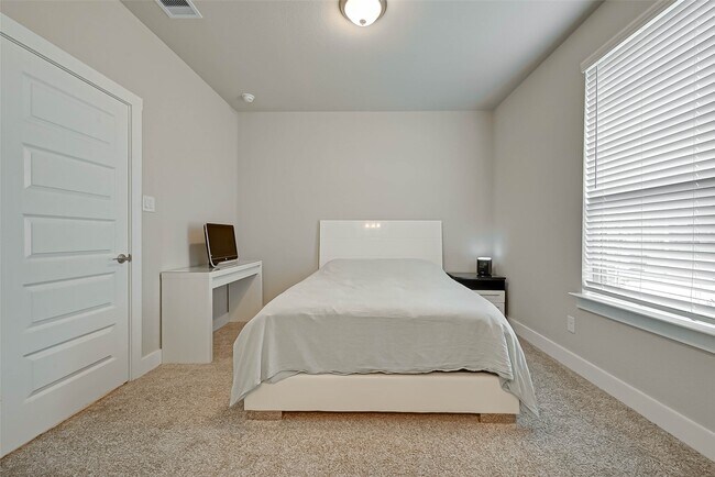 Building Photo - 3514 Matterhorn Dr