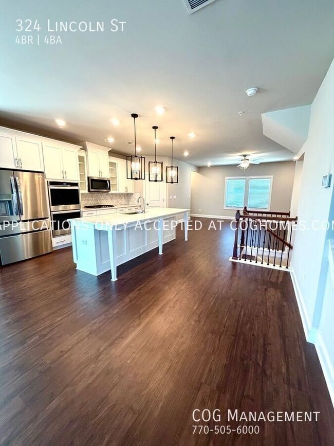 Building Photo - 324 Lincoln St