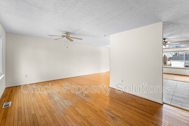 Building Photo - 6634 Dovecote Dr