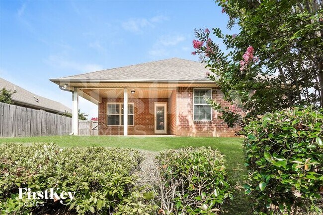 Building Photo - 221 Hillcrest Dr