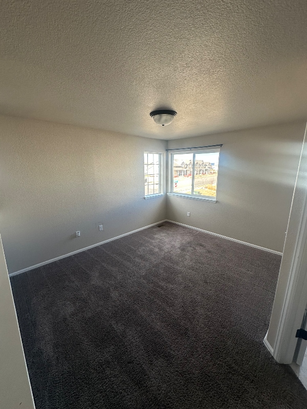 Building Photo - 2142 Falling Leaf Dr