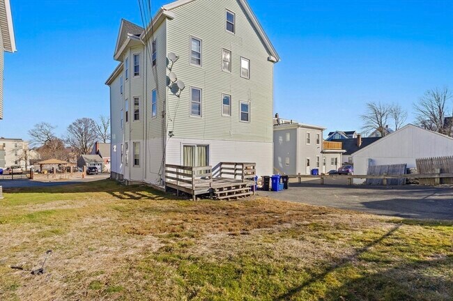 Building Photo - 403 Ferry St
