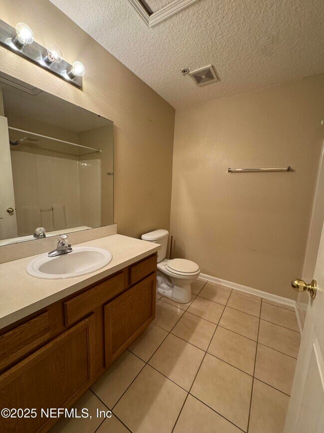 Building Photo - 6093 Maggies Cir