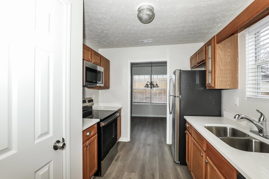 Building Photo - 93 Gleneagles Way