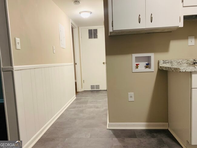 Building Photo - 6330 Raymond Terrace