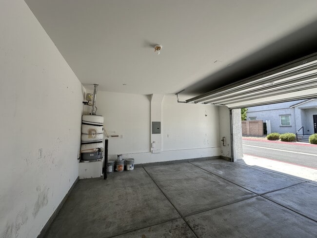Building Photo - 4566 Mansart Ct