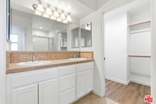 Building Photo - 20140 Pienza Ln