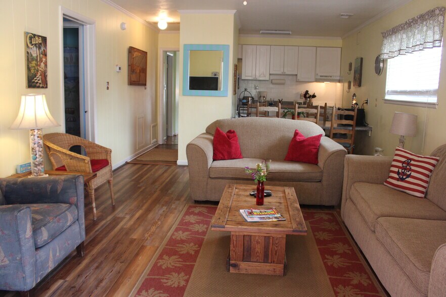 Full sofa and loveseat in LR - 5602 Atlantic Ave